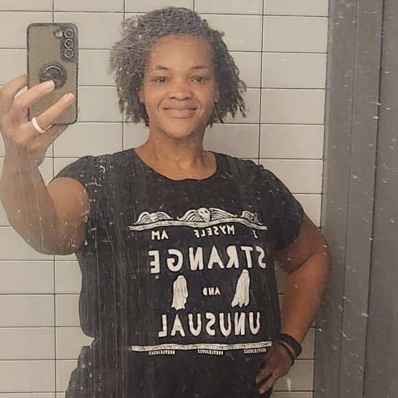 Meet your Posher, NikNak - Picture 5 of 7